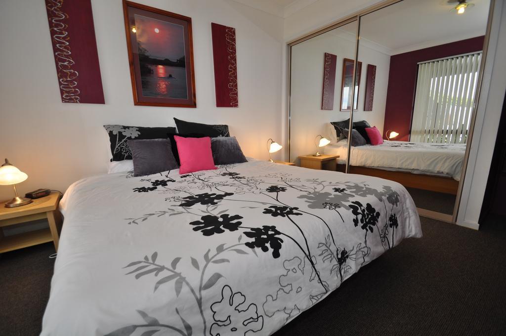 נארומה Beachfront Apartments חדר תמונה