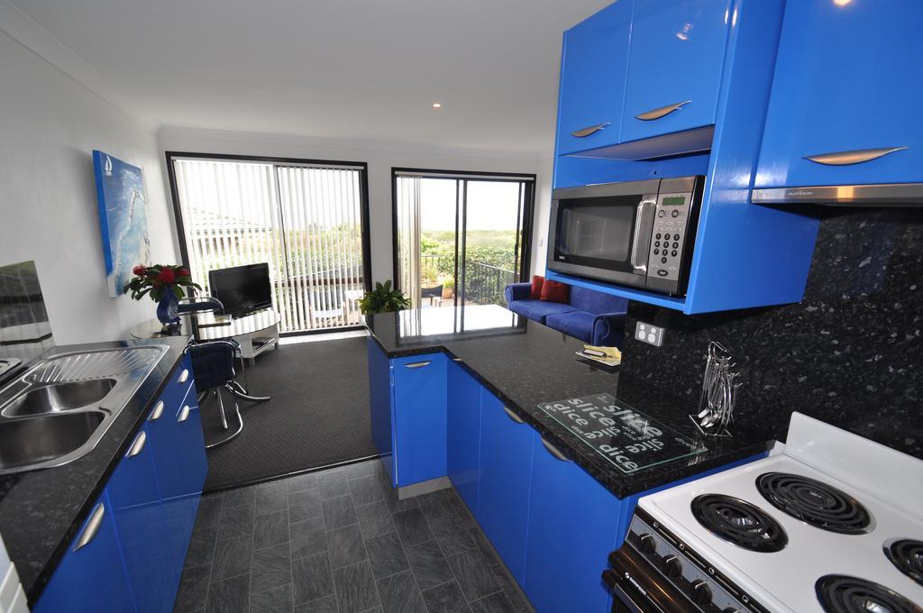 נארומה Beachfront Apartments חדר תמונה
